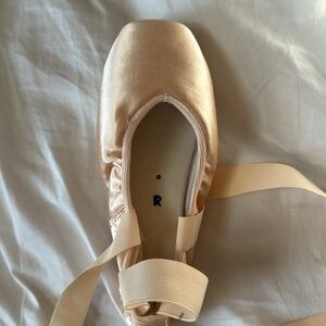 NIKOLAY STREAM POINTE 3X Medium shank 5 1/2